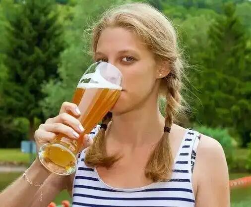便携式骨密度检测仪厂家建议适当饮啤酒可提升女士骨密度